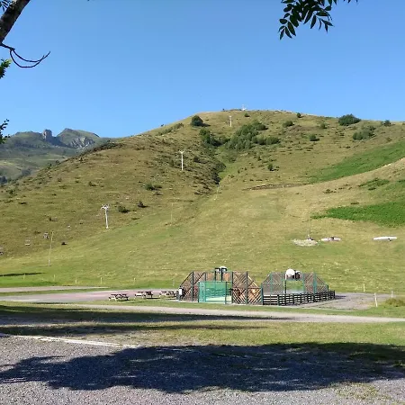 4 Personnes Val Louron Loudenvielle アパート